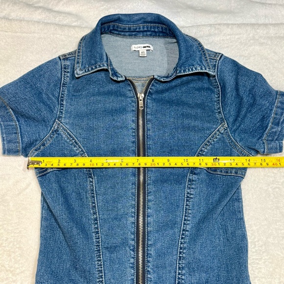 Fashion Nova Denim Jumpsuit XS Zip Front Short Sleeve One Piece - Picture 5 of 9